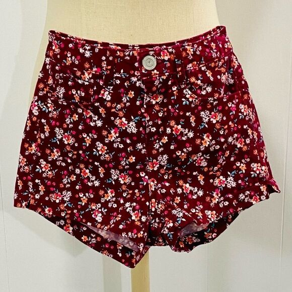 SO | Floral Shorts - Picture 5 of 11
